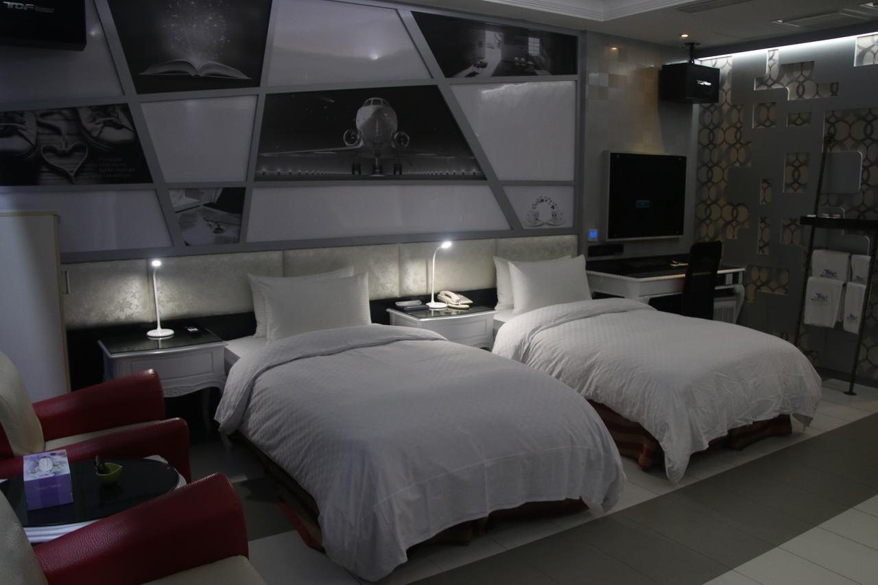 Kai-Hong Motel หลงตัน ภายนอก รูปภาพ